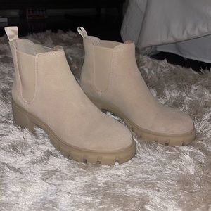 Steve Madden Howler Ankle booties